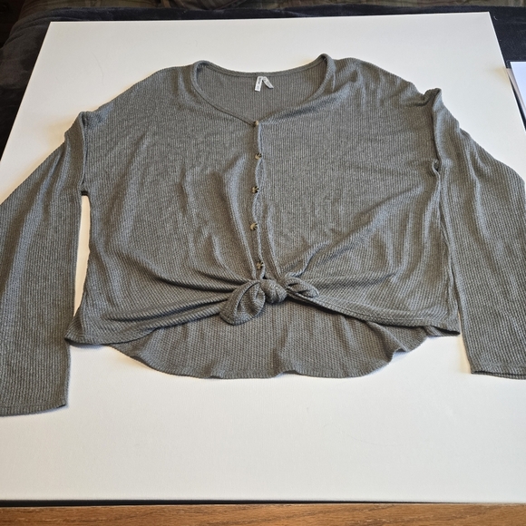 Mudd Lightweight‎ Knotted Shirt - Picture 1 of 7